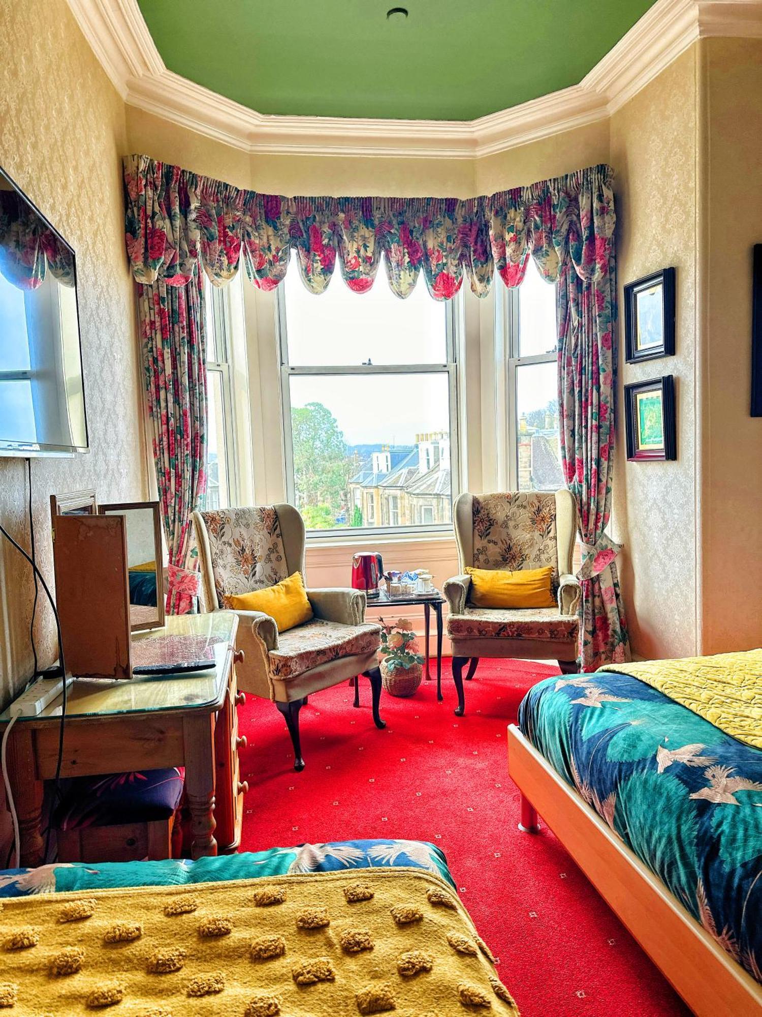 Rosehall Hotel EDI Kültér fotó