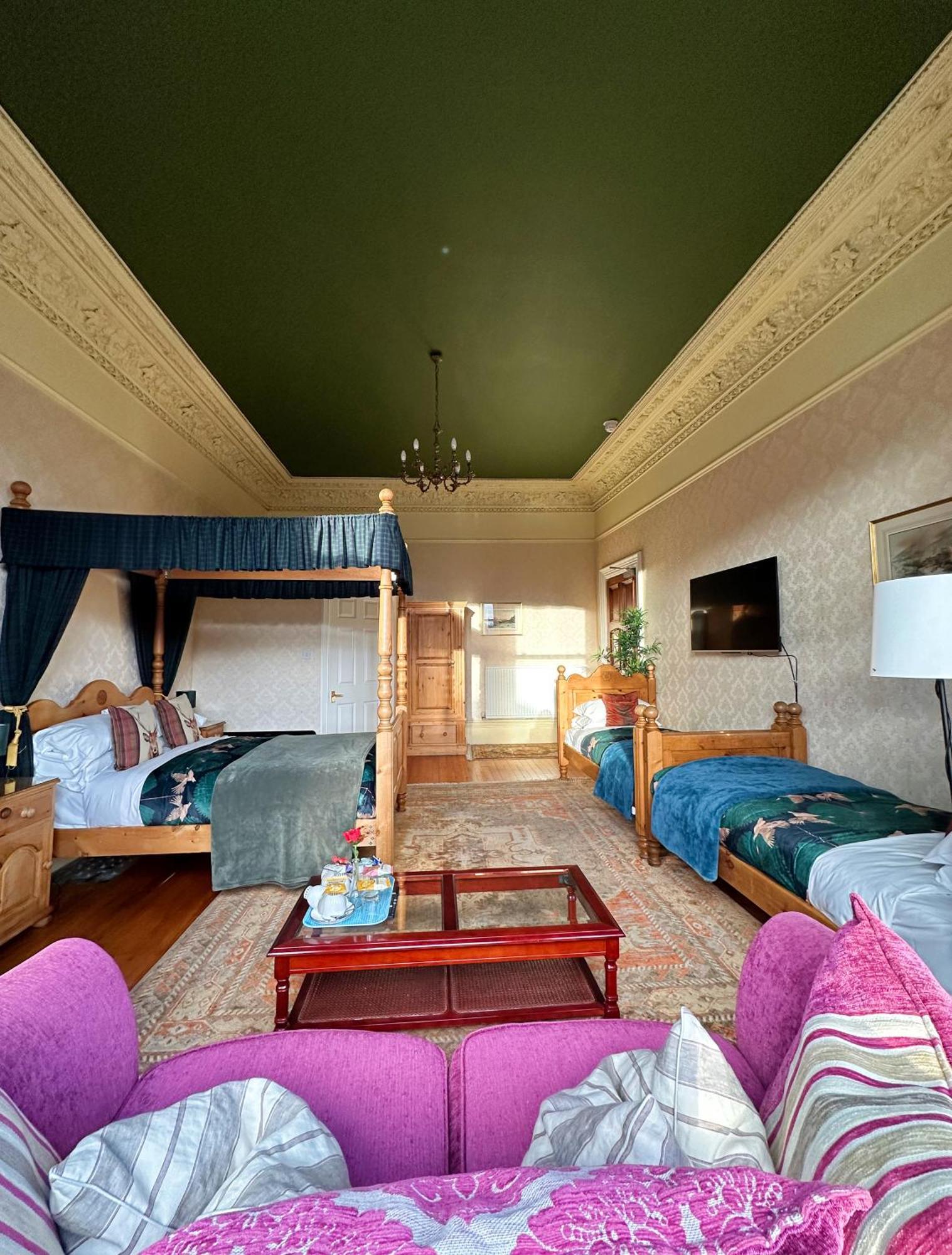 Rosehall Hotel EDI Kültér fotó